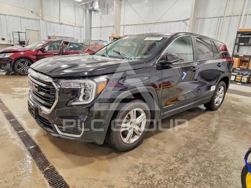 2024 GMC TERRAIN photo