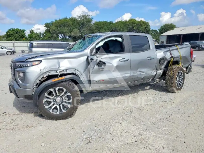 2024 GMC CANYON photo