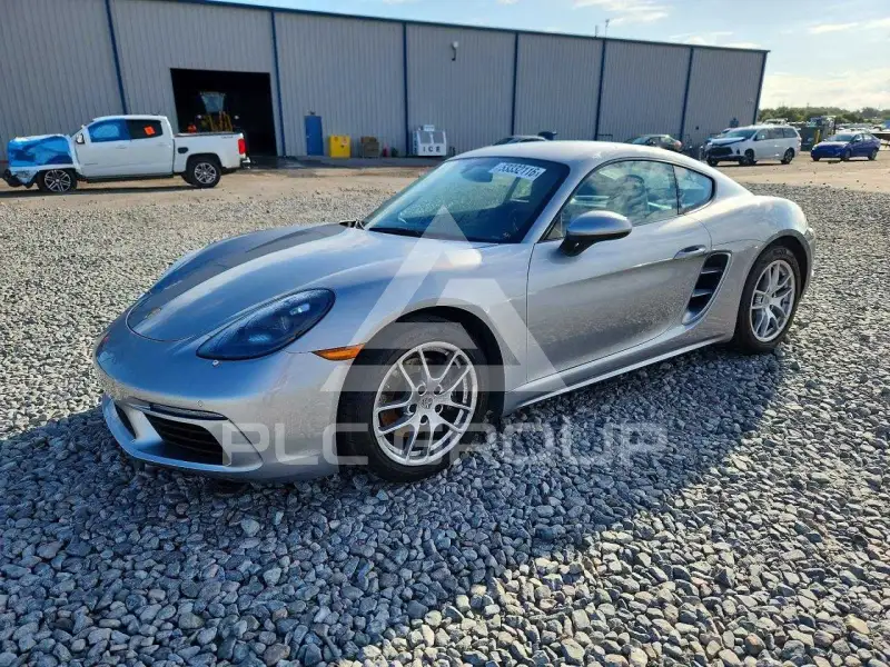 2024 Porsche Cayman photo