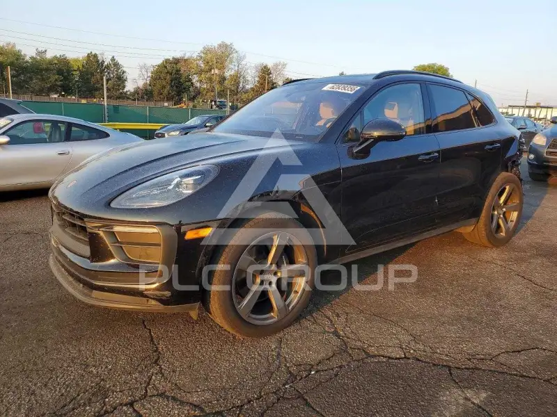 2024 Porsche MACAN photo