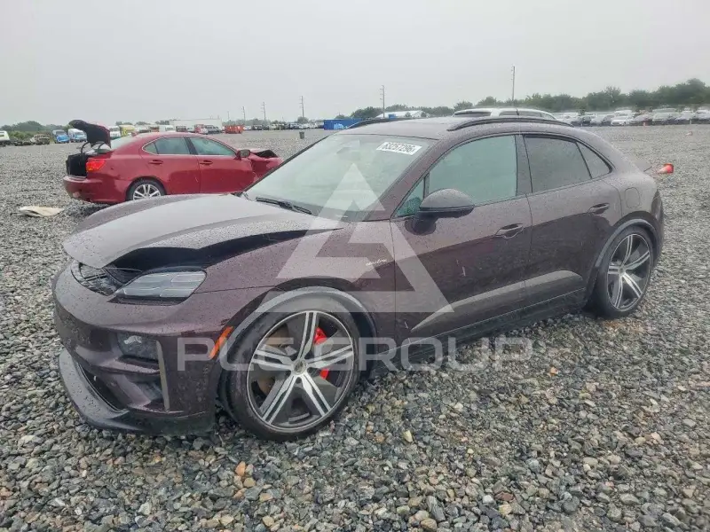 2024 Porsche MACAN photo