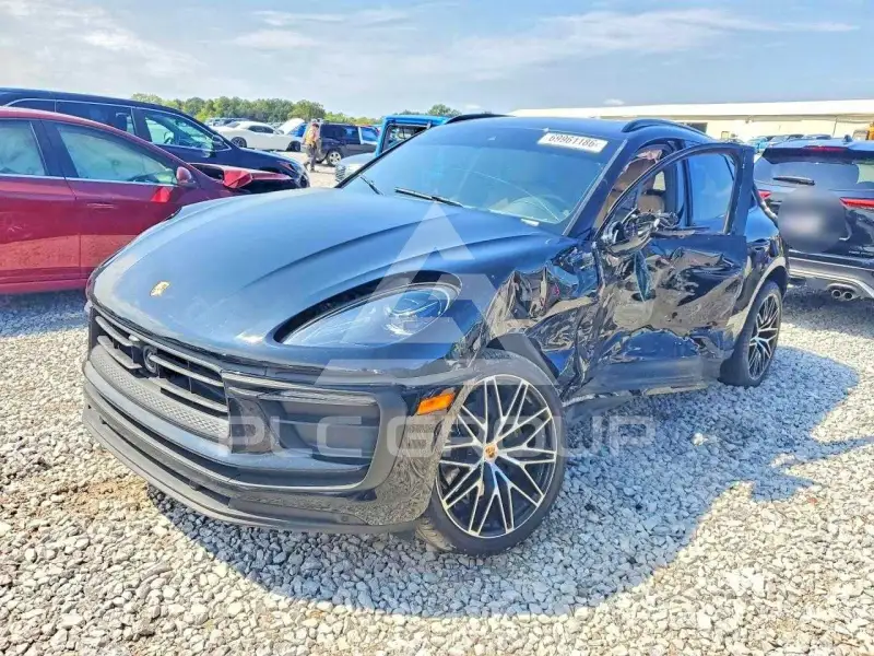 2024 Porsche MACAN photo