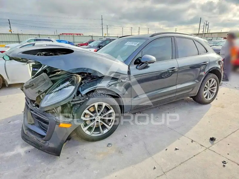 2024 Porsche MACAN photo