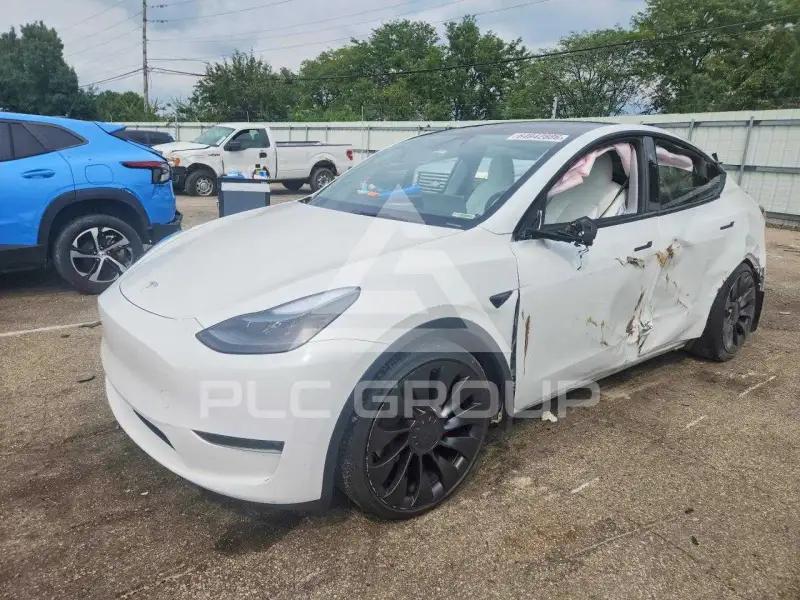 2024 Tesla Model Y фото