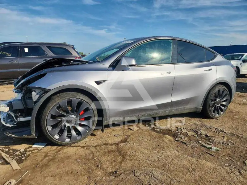 2024 Tesla Model Y фото
