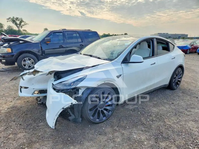 2024 Tesla Model Y фото