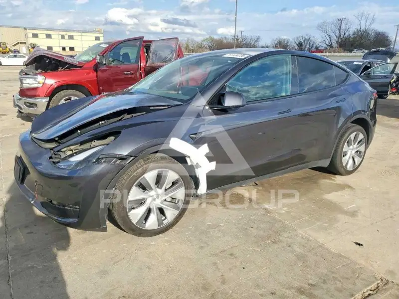 2024 Tesla Model Y фото