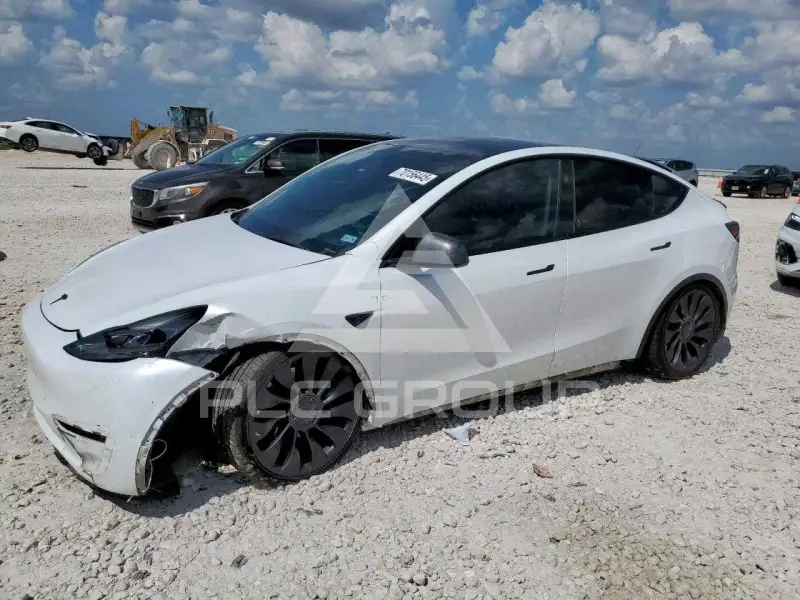 2024 Tesla Model Y фото