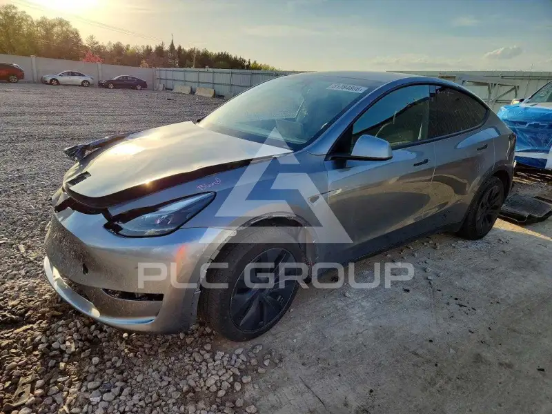 2024 Tesla Model Y фото