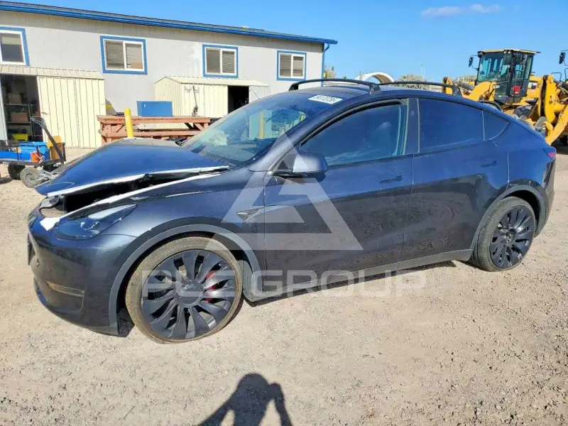 2024 Tesla Model Y фото