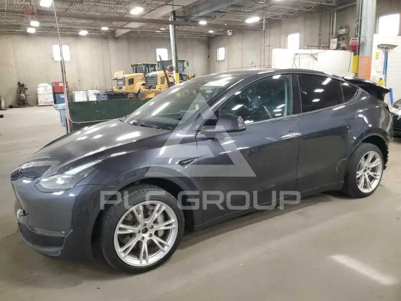 2024 Tesla Model Y фото