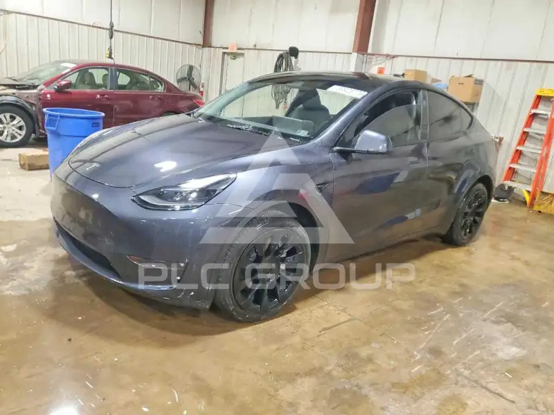 2024 Tesla Model Y фото