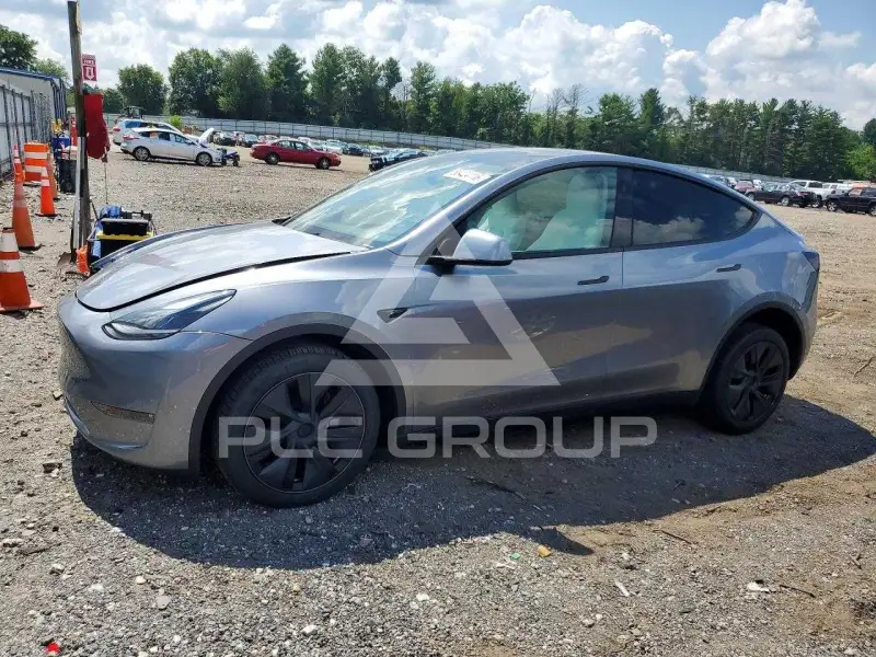 2024 Tesla Model Y фото