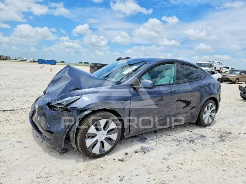 2024 Tesla Model Y фото