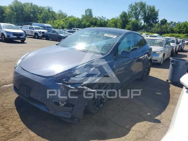 2024 Tesla Model Y фото
