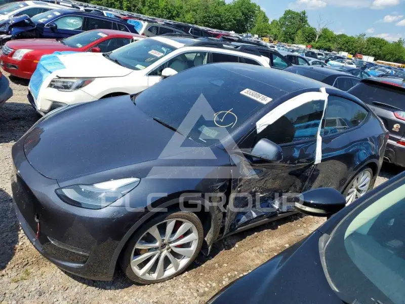 2024 Tesla Model Y фото