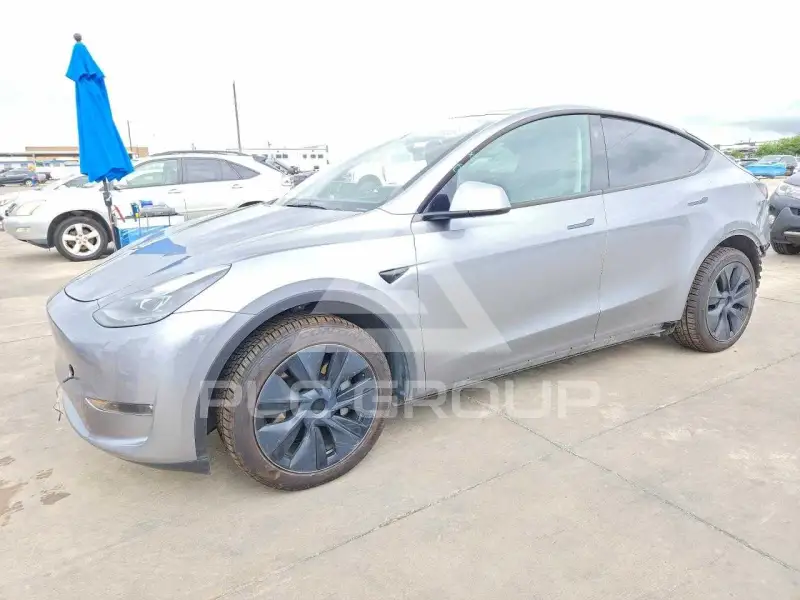 2024 Tesla Model Y фото