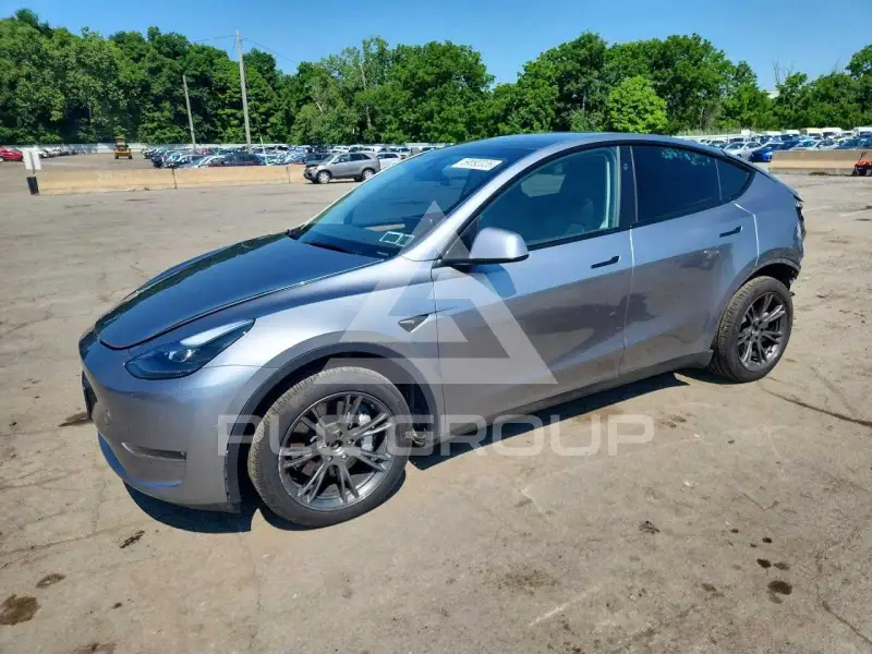 2024 Tesla Model Y фото