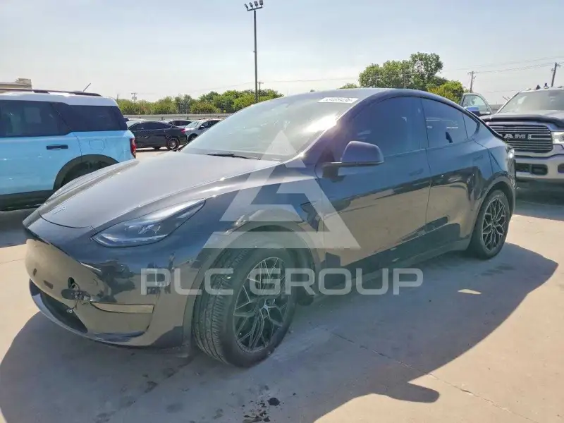 2024 Tesla Model Y фото