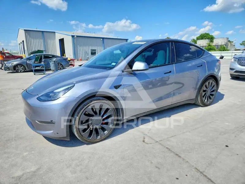 2024 Tesla Model Y фото