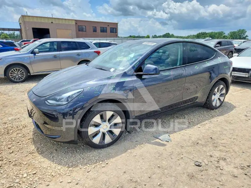 2024 Tesla Model Y photo