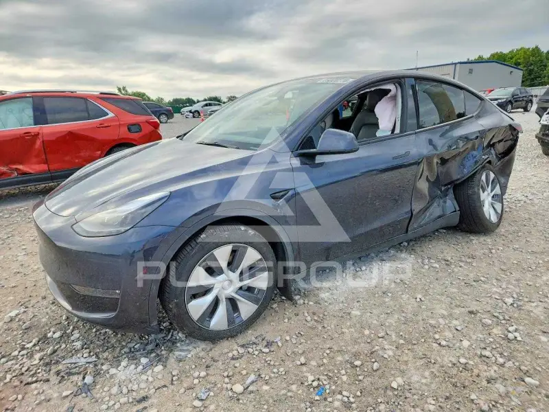 2024 Tesla Model Y фото