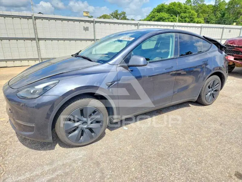 2024 Tesla Model Y фото