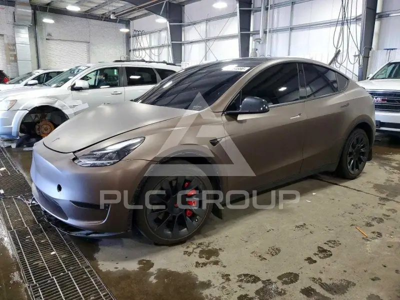 2024 Tesla Model Y фото