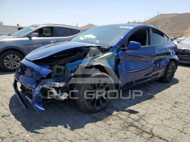 2024 Tesla Model Y фото