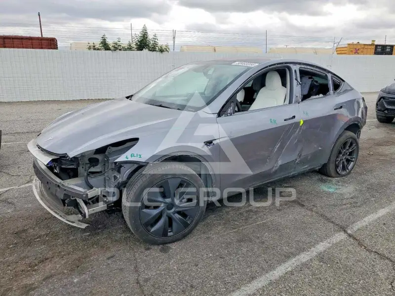 2024 Tesla Model Y фото