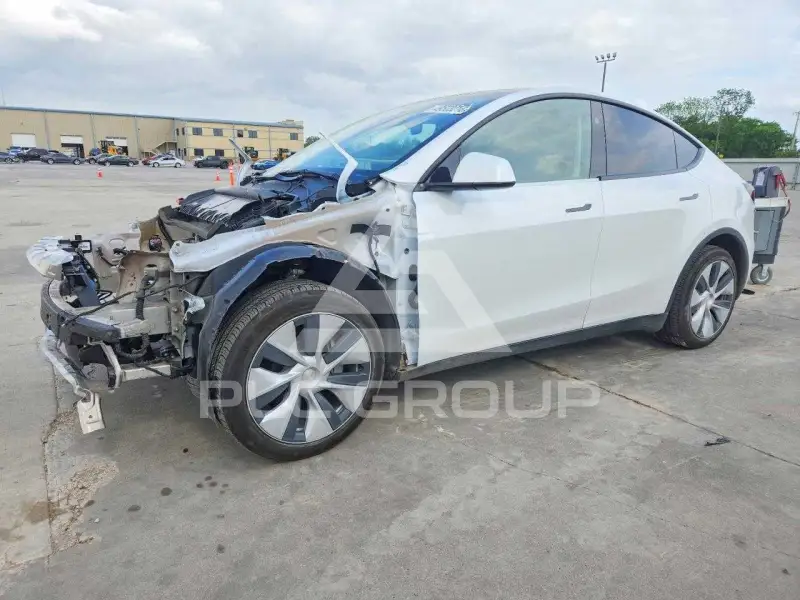 2024 Tesla Model Y фото