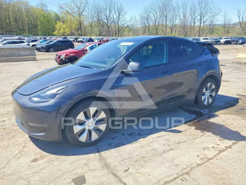 2024 Tesla Model Y фото