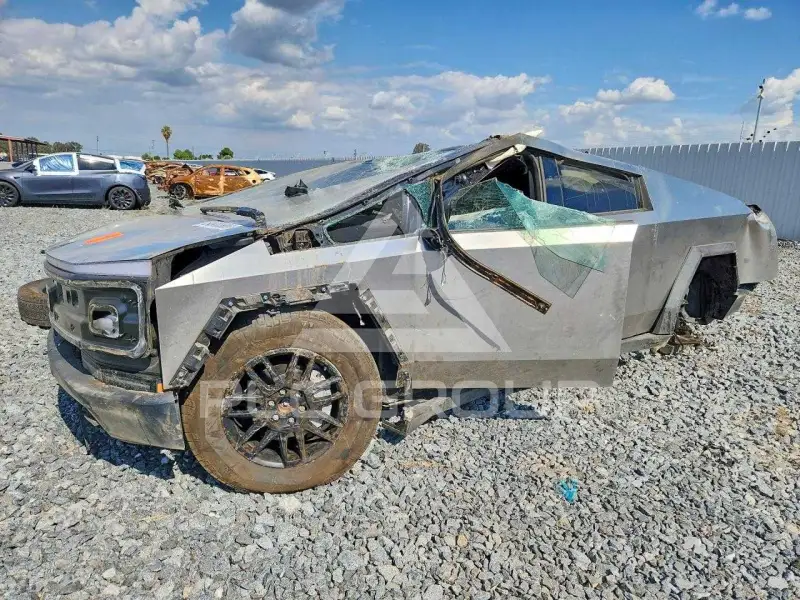 2024 Tesla Cybertruck фото