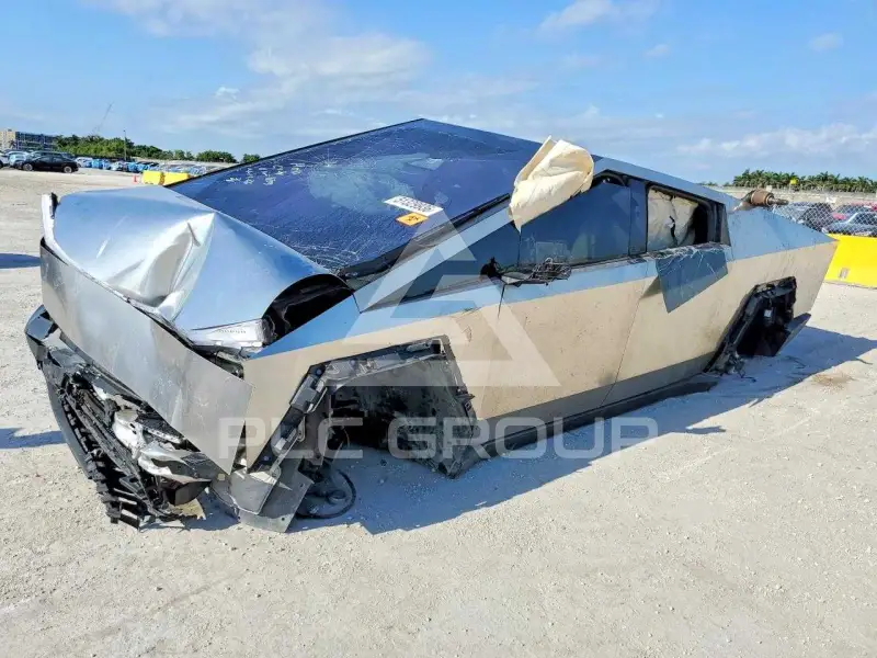 2024 Tesla Cybertruck photo
