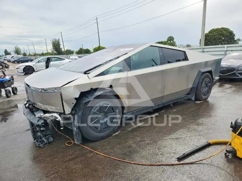 2024 Tesla Cybertruck фото