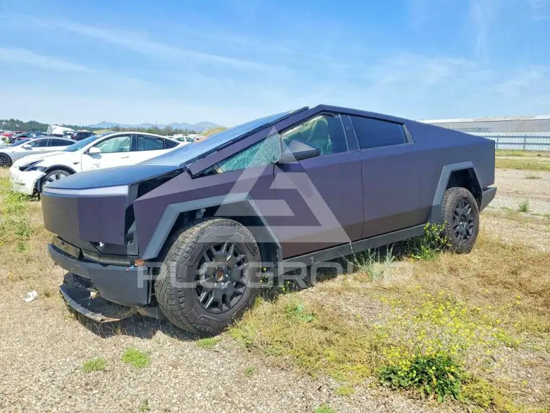 2024 Tesla Cybertruck фото