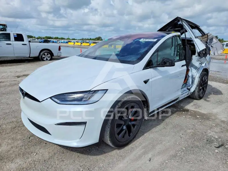 2024 Tesla Model X фото