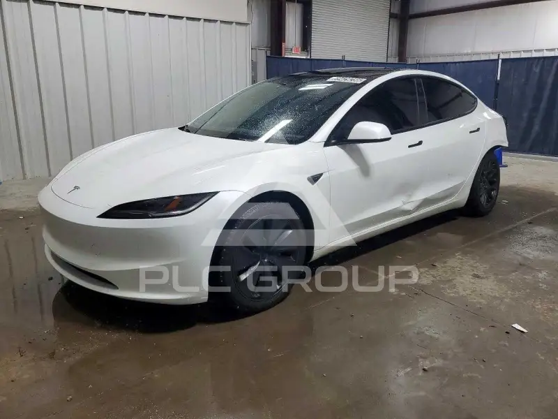 2024 Tesla Model 3 фото