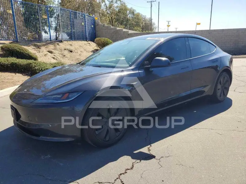 2024 Tesla Model 3 фото