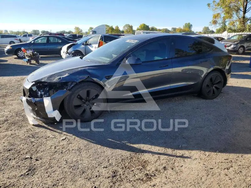2024 Tesla Model 3 фото