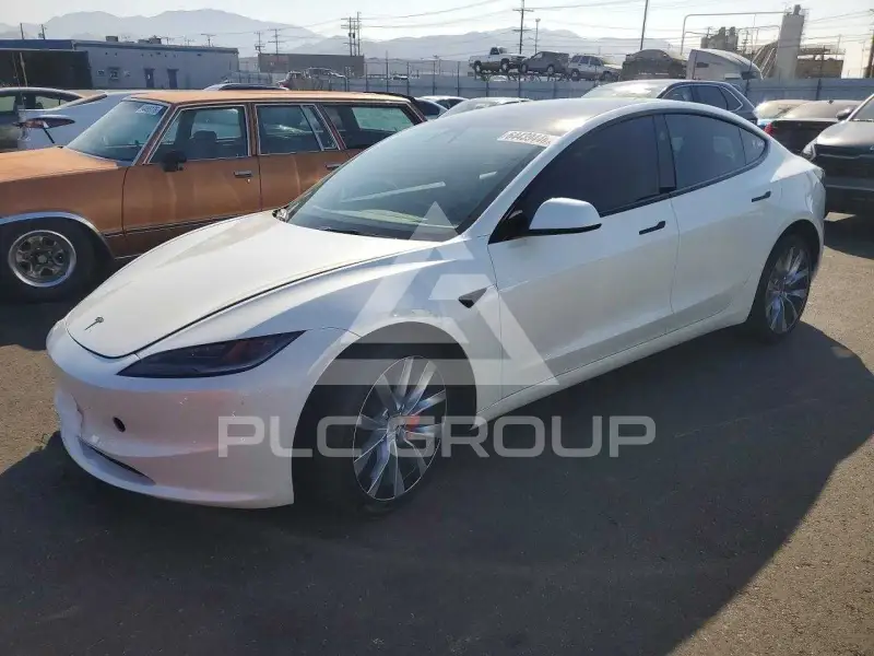 2024 Tesla Model 3 фото