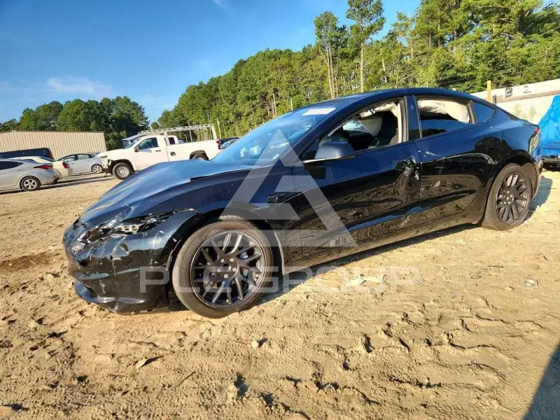 2024 Tesla Model 3 фото