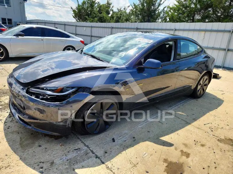 2024 Tesla Model 3 фото