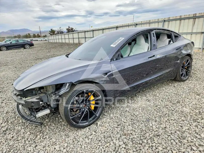 2024 Tesla Model 3 фото