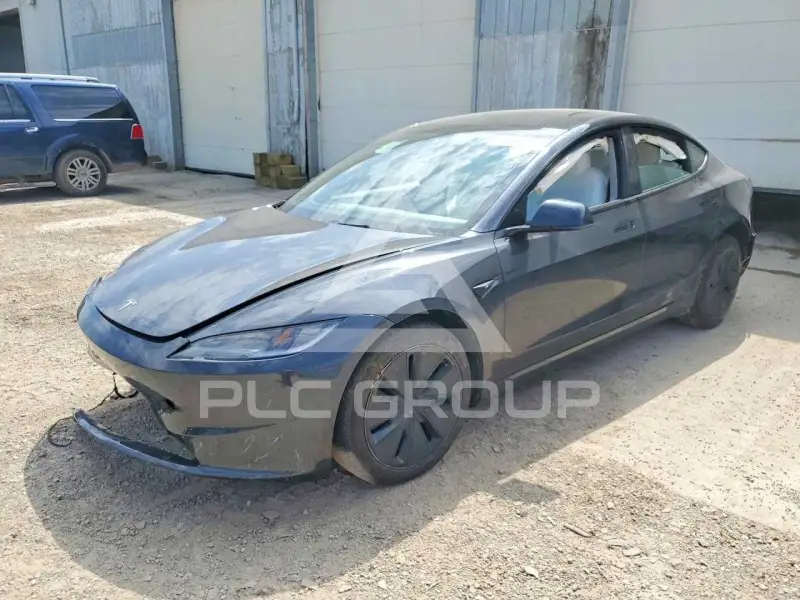 2024 Tesla Model 3 фото