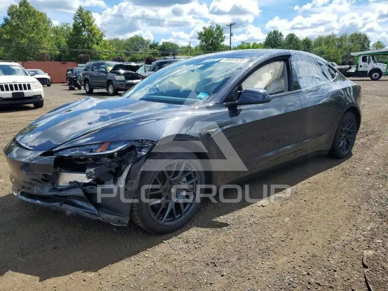 2024 Tesla Model 3 фото