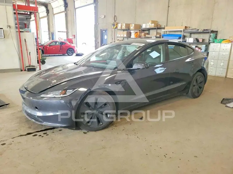 2024 Tesla Model 3 фото