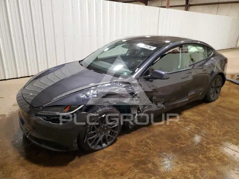 2024 Tesla Model 3 фото