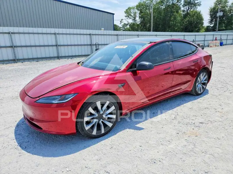 2024 Tesla Model 3 фото