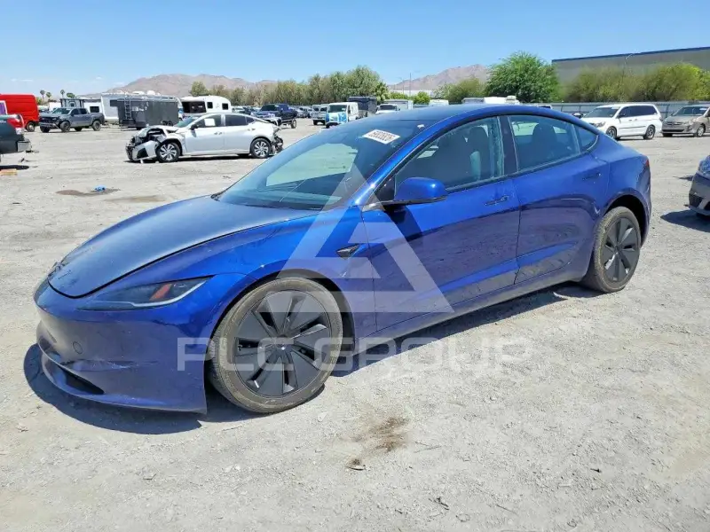 2024 Tesla Model 3 фото